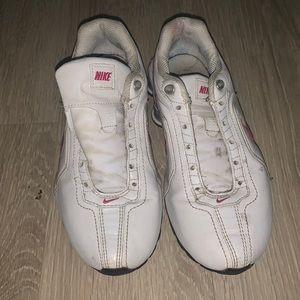 Athletic sneakers - No laces